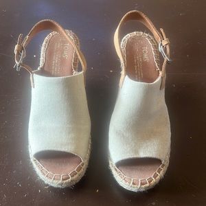 TOMS- linen wedges. Love them but too small☹️